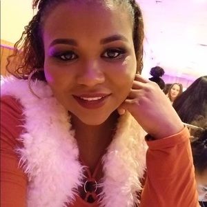 Meet your Posher, Janin